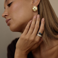 Złoty regulowany pierścionek z perłową emalią Stella N°3 (srebro 925)