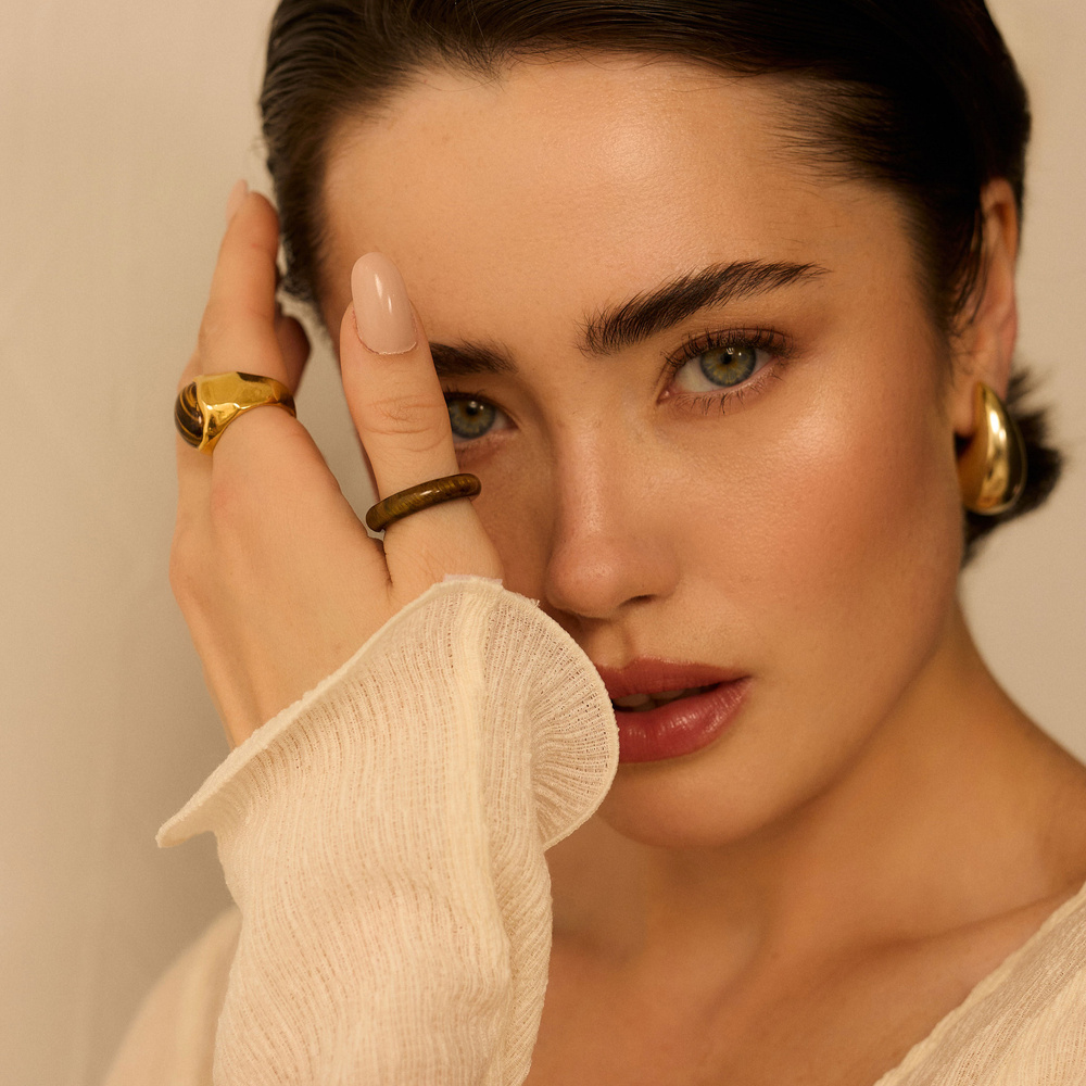 Złoty pierścionek z oczkiem tygrysim Noir