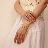 Srebrna sztywna bransoletka Leaf