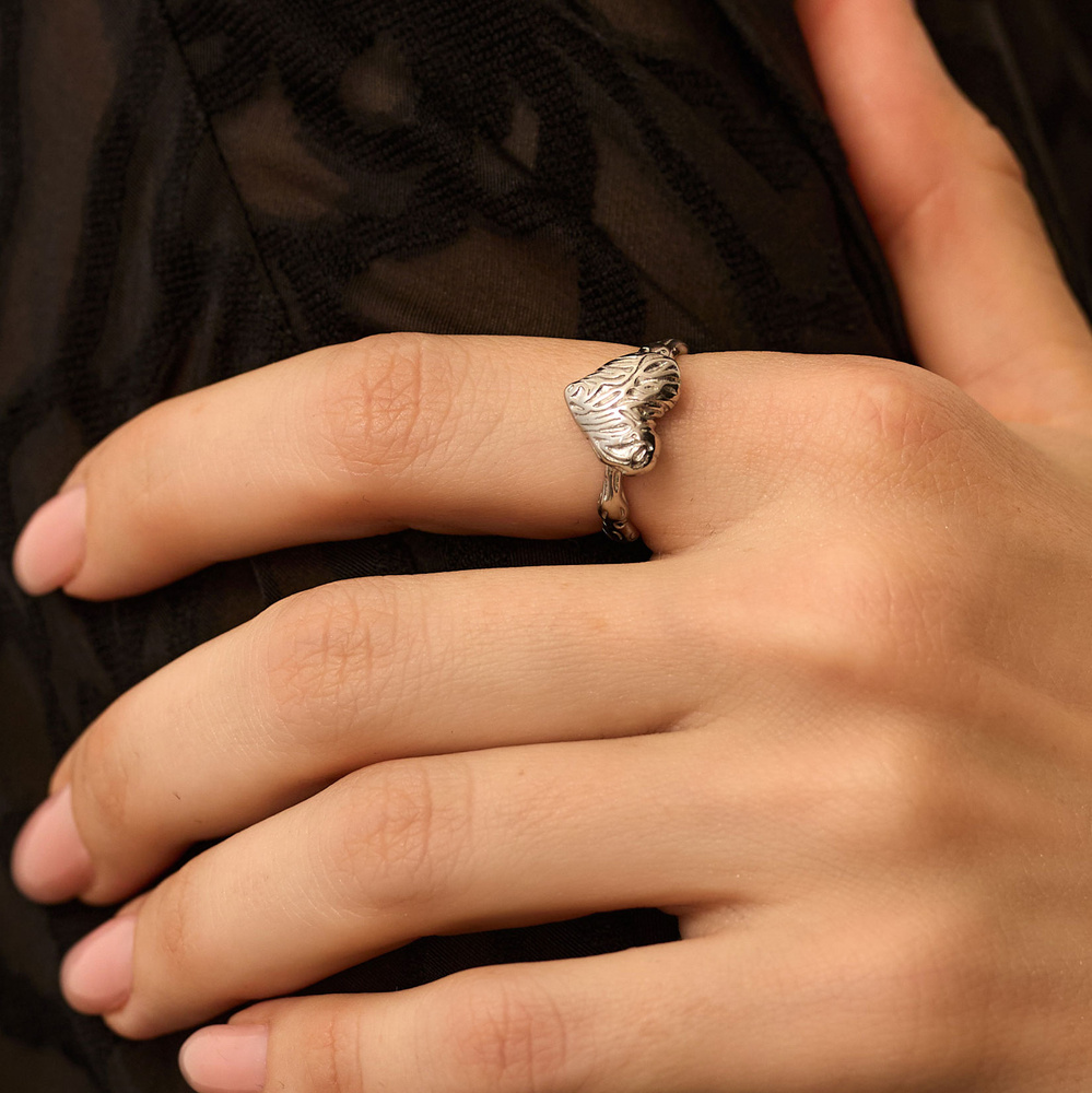 Srebrny pierścionek Heart