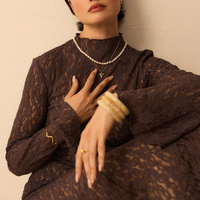 Złota sztywna bransoletka vintage Mare N°3