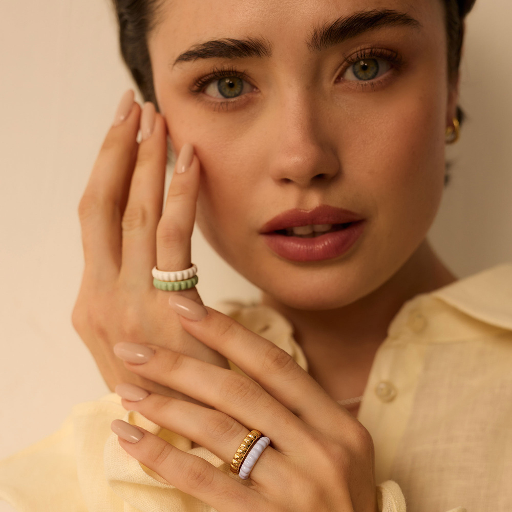 Złoty pierścionek z fioletową emalią Lily