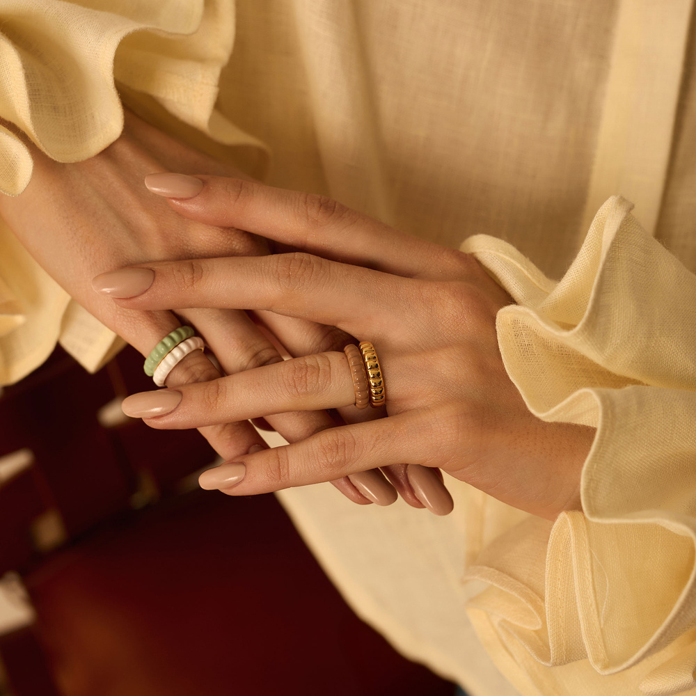 Złoty pierścionek z brązową emalią Mocha