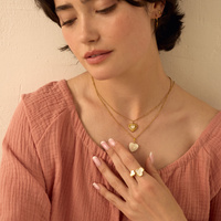 Złoty regulowany pierścionek Pearl Heart