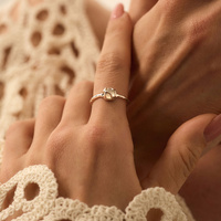 Srebrny pierścionek z białym agatem La Mer