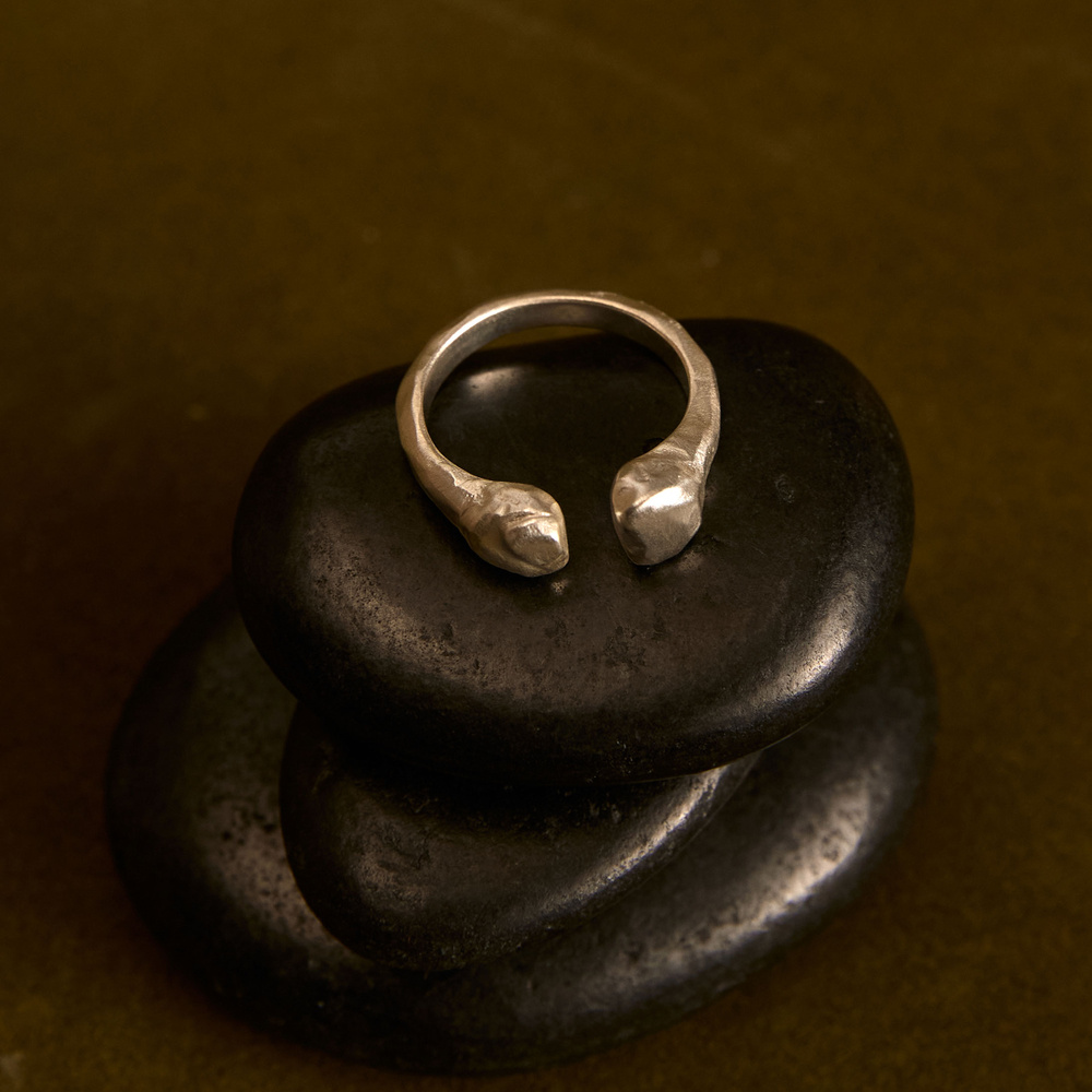 Srebrny pierścionek BALANCE