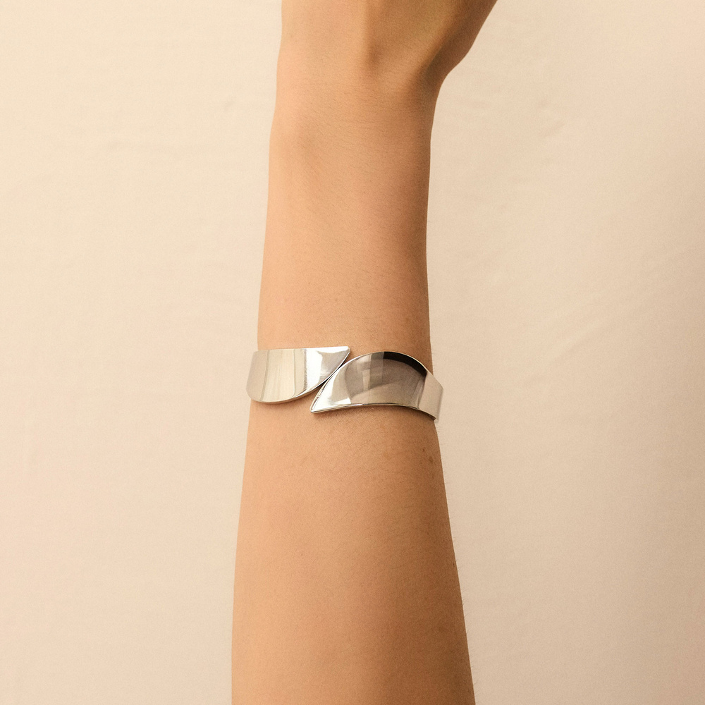 Srebrna sztywna bransoletka Leaf