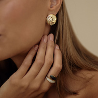 Złoty regulowany pierścionek z perłową emalią Stella N°3 (srebro 925)