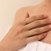 Złoty pierścionek z cyrkoniami Libra