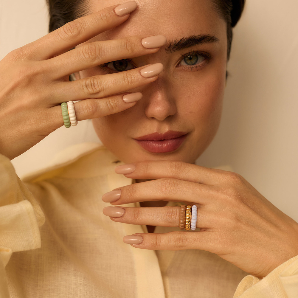 Złoty pierścionek z brązową emalią Mocha