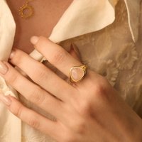 Złoty pierścionek z kwarcem różowym Trinity N°2