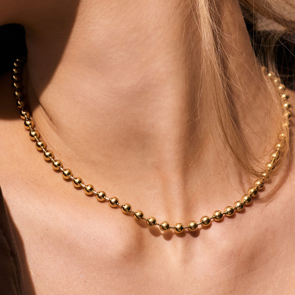 Złoty naszyjnik Universe