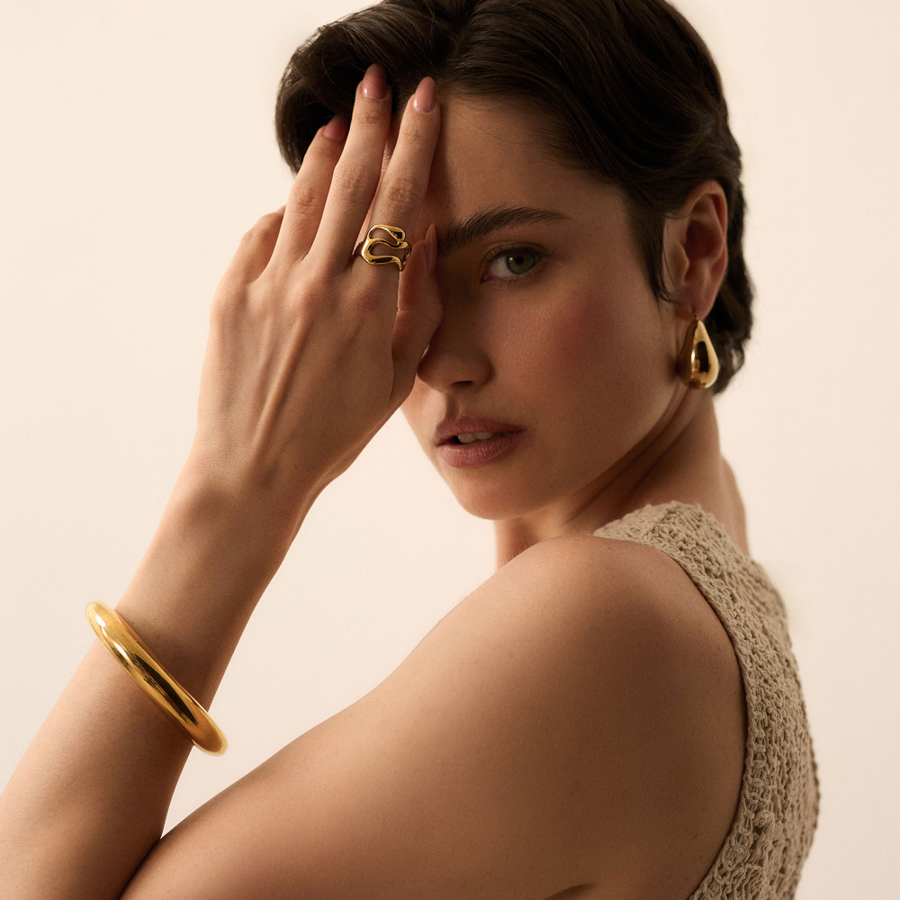 Złota sztywna bransoletka Cuff