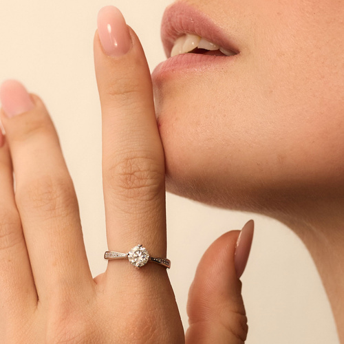 Srebrny pierścionek z Moissanitem (srebro 925) Promise N°5