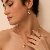 Złote kolczyki z ogniwami Cella 