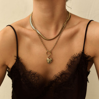 Złoty naszyjnik z jaspisem dalmatyńskim