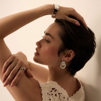 Srebrna sztywna bransoletka Leaf