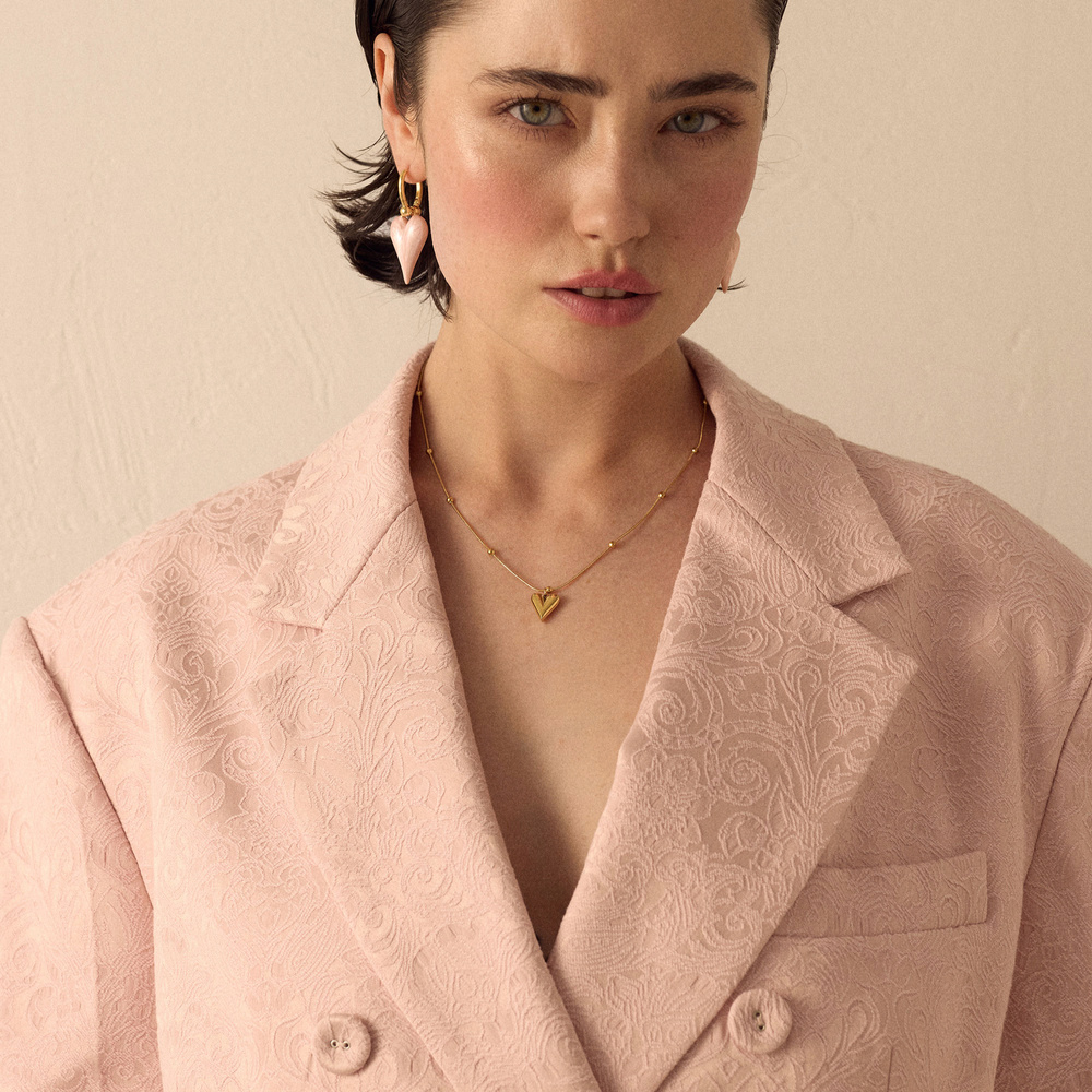 Złote kolczyki serca z perłowej różowej emalii Bubble Heart N°2