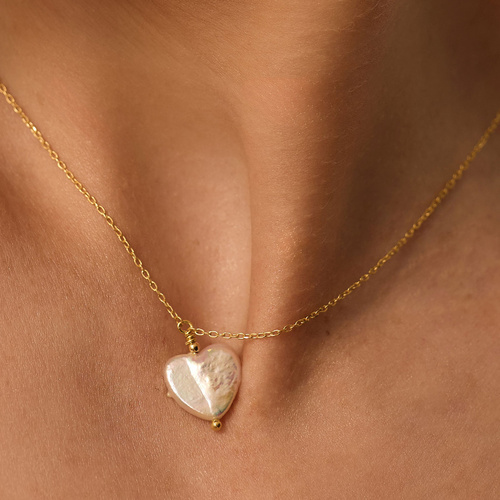 Złoty naszyjnik z perłą w kształcie serca Fairy