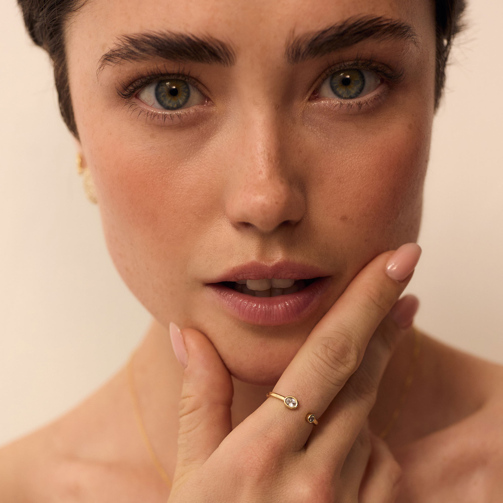 Złoty pierścionek z cyrkoniami Libra