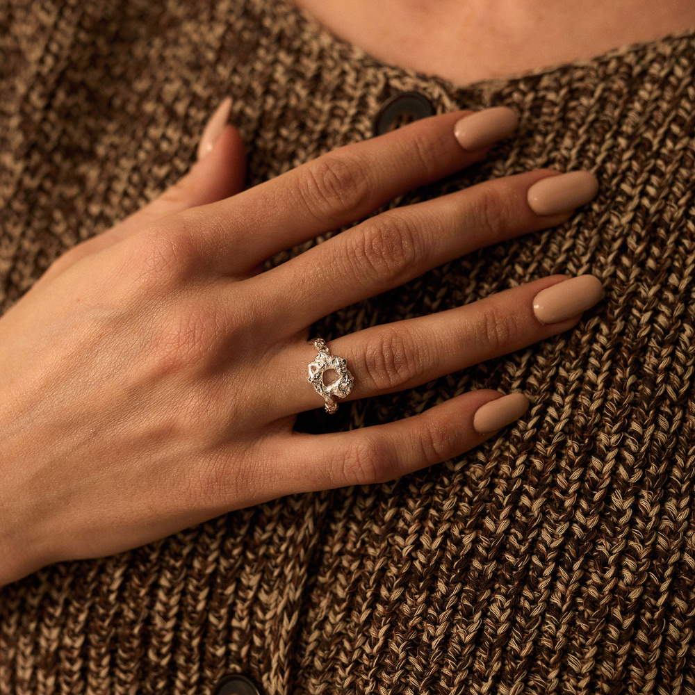 Srebrny gnieciony pierścionek Saturn