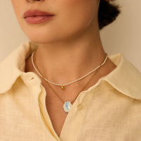 Złoty naszyjnik z perełek imitowanych 