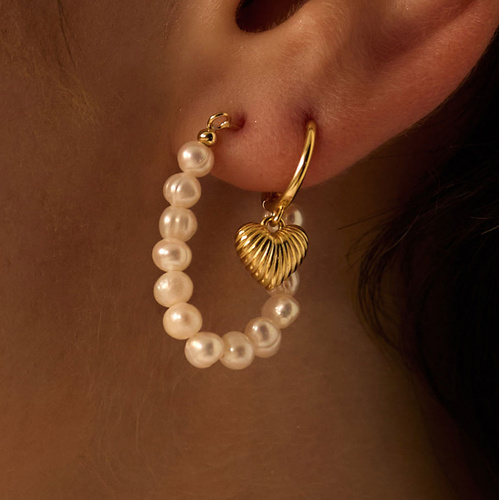 Złote kolczyki z sercami Amour