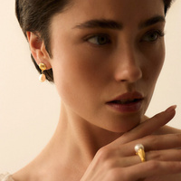 Złote kolczyki z perłą słodkowodną Mermaid