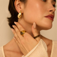 Złoty pierścionek z oczkiem tygrysim Noir