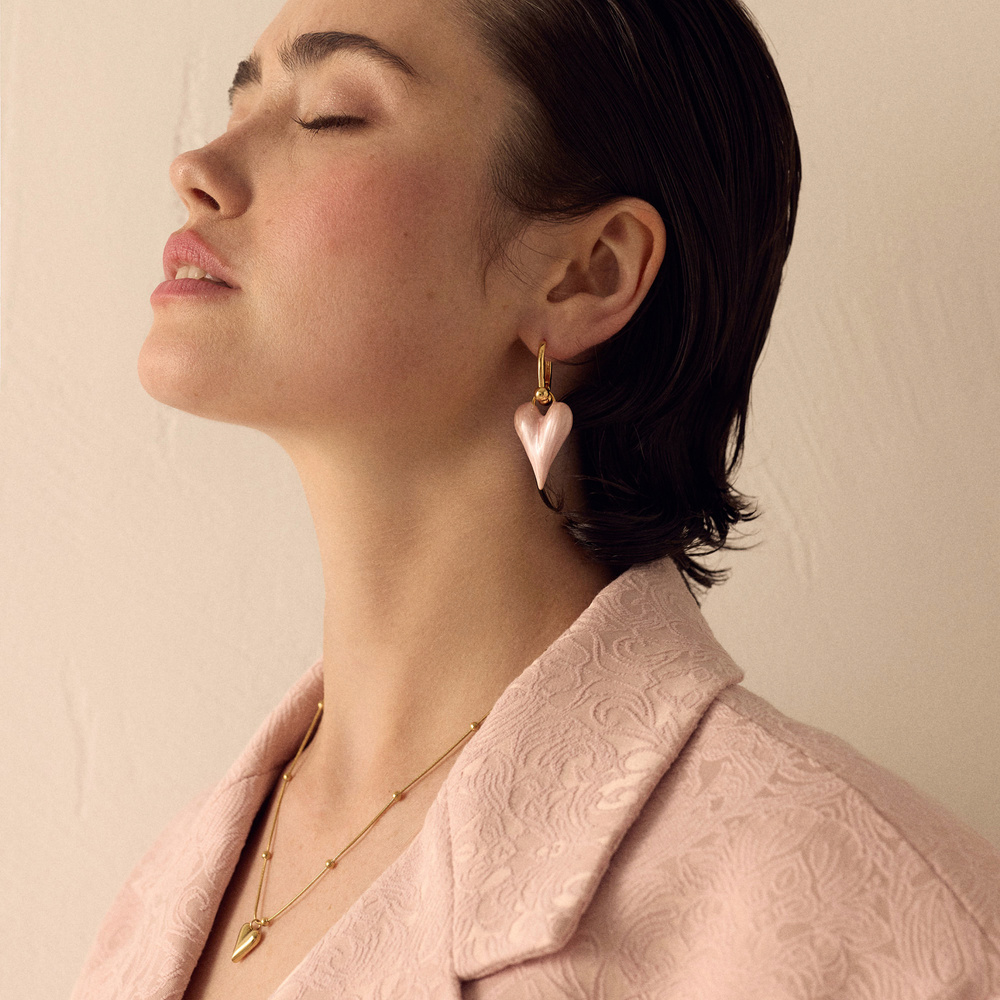 Złote kolczyki serca z perłowej różowej emalii Bubble Heart N°2