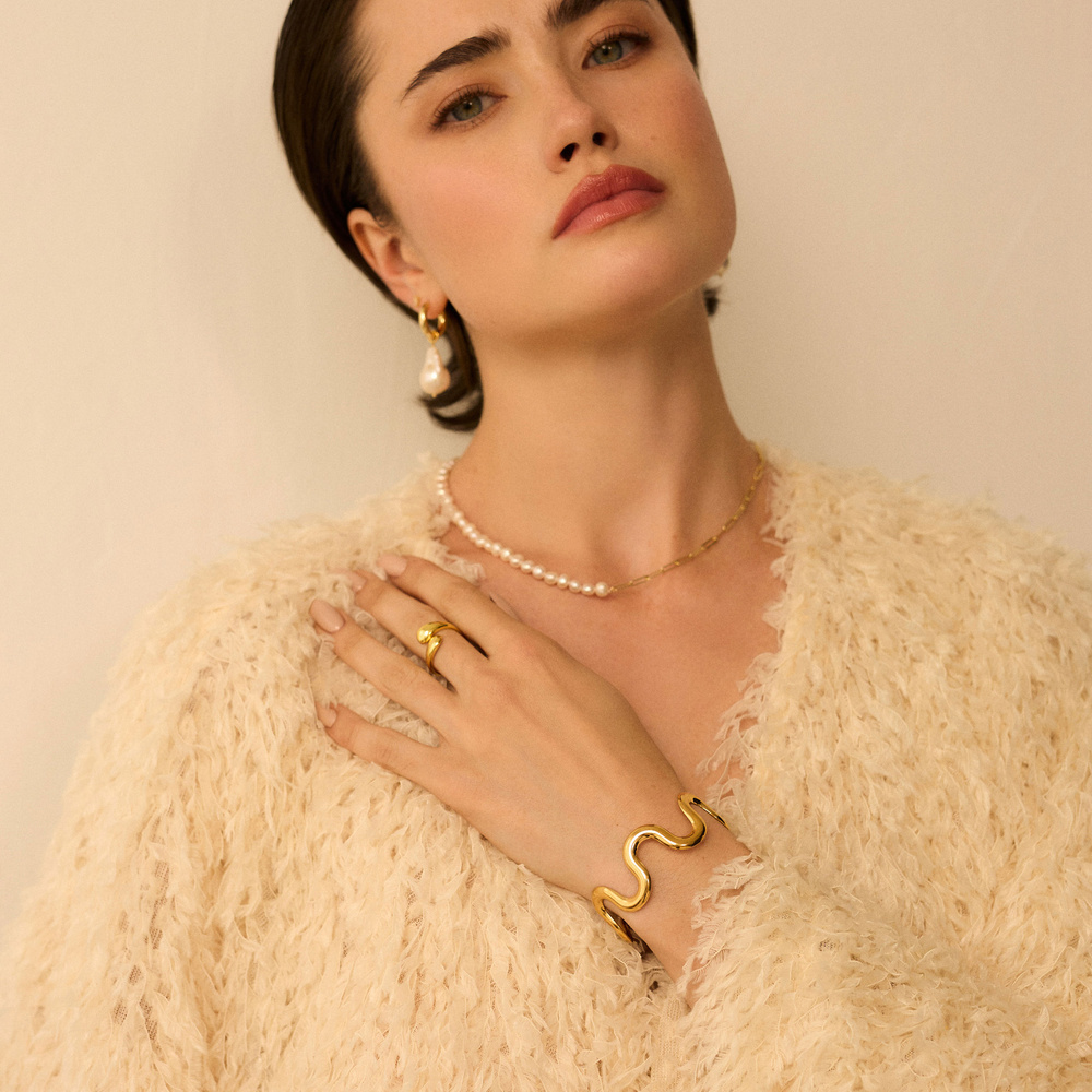 Złota sztywna bransoletka vintage Mare N°2