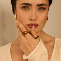 Złoty pierścionek z oczkiem tygrysim Noir