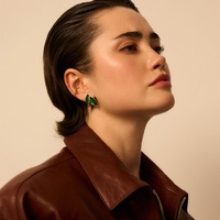 Złote kolczyki listki z zieloną emalią