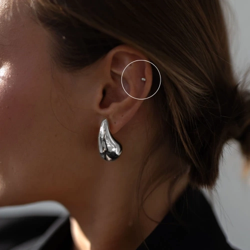 Srebrny kolczyk kuleczka Mercury