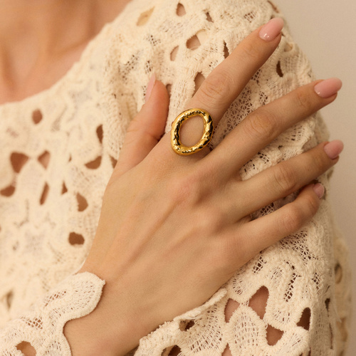 Złoty pierścionek Lust