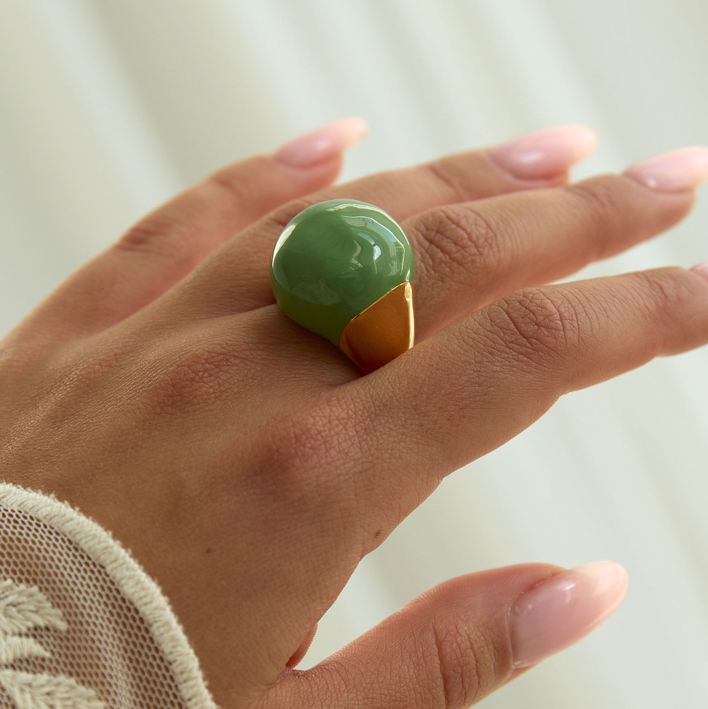 Złoty pierścionek z emalią Aurum Matcha