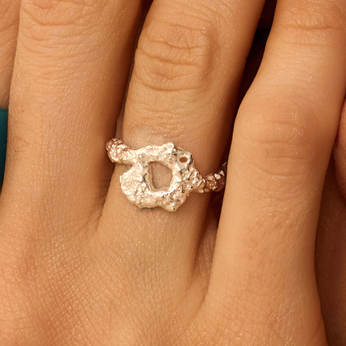 Srebrny gnieciony pierścionek Saturn