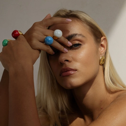 Złoty pierścionek z niebieską emalią Aurum N°2