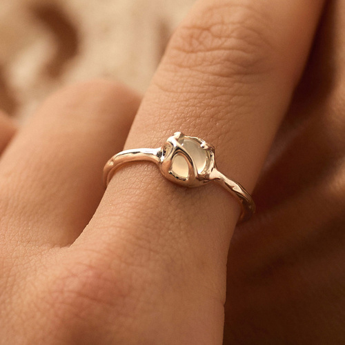 Srebrny pierścionek z białym agatem La Mer