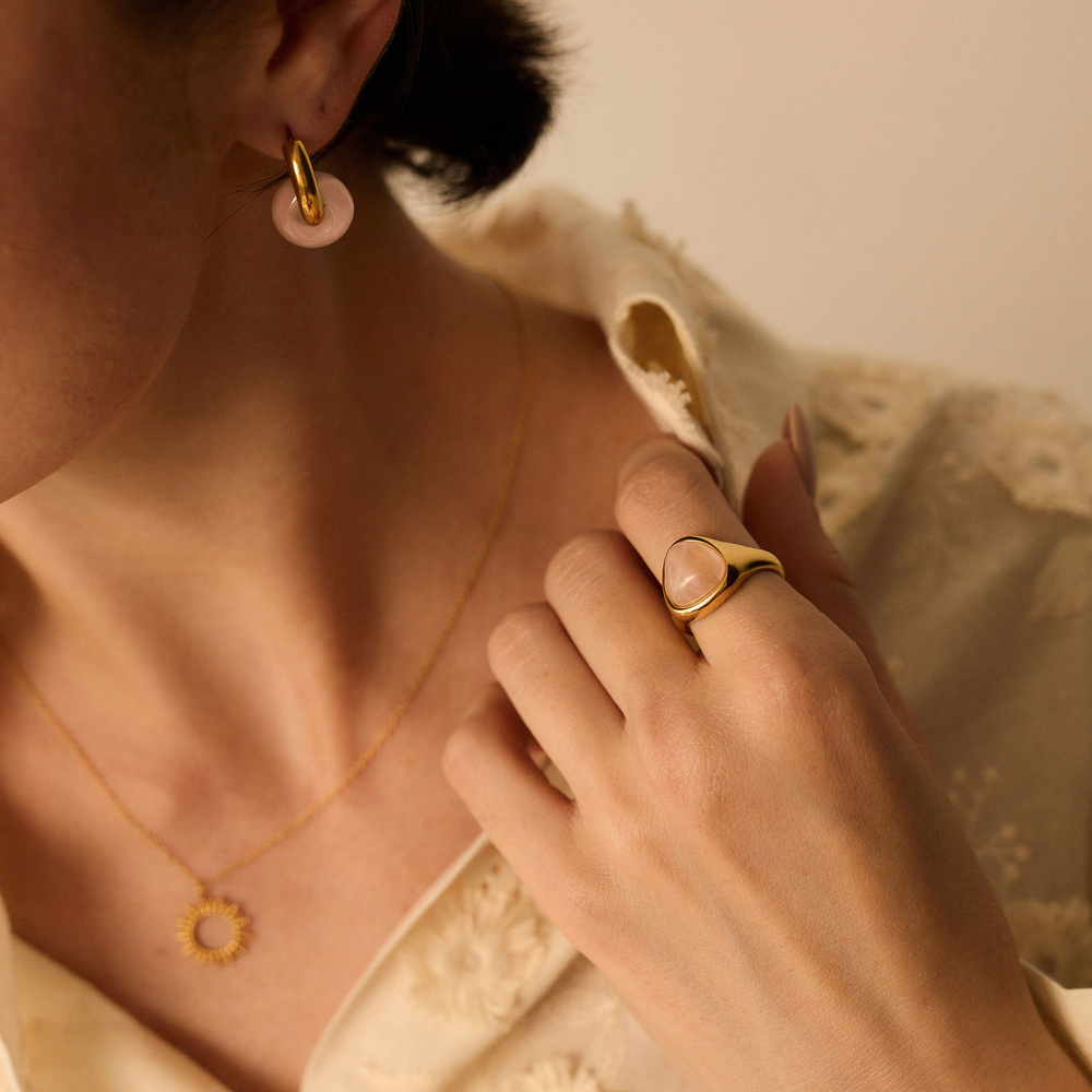 Złote kolczyki koła z kwarcem różowym Rose 