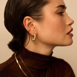 Złote kolczyki koła Dune