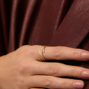 Złoty regulowany pierścionek z cyrkoniami Duo