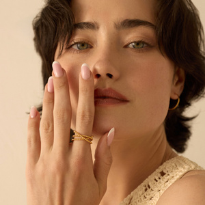 Złoty pierścionek Delicate