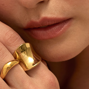 Złoty pierścionek Armor