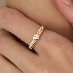 Złoty regulowany pierścionek Heart