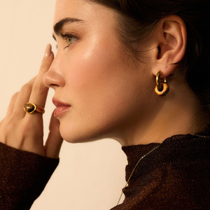 Złote kolczyki koła z oczkiem tygrysim Nocturne